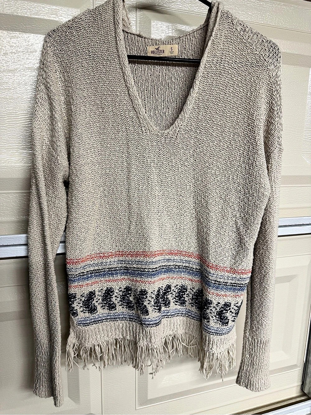 Hollister Women's Striped Fringe V-Neck Sweater Size Small